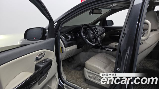 Kia Canival 2019 — photo 13