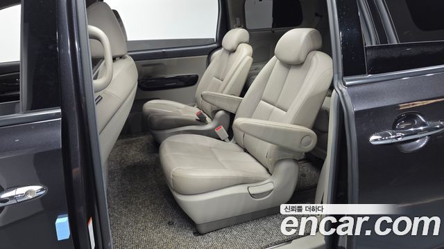 Kia Canival 2019 — photo 17