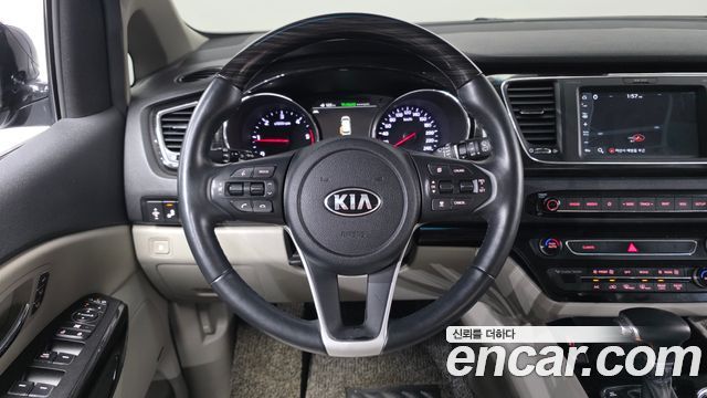 Kia Canival 2019 — photo 20