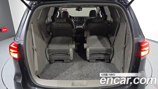 Kia Canival 2019 — photo 23