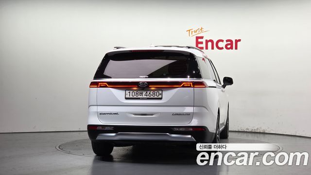 Kia Canival 2021 — photo 4