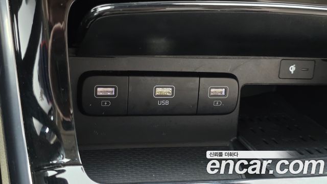 Kia Canival 2021 — photo 18