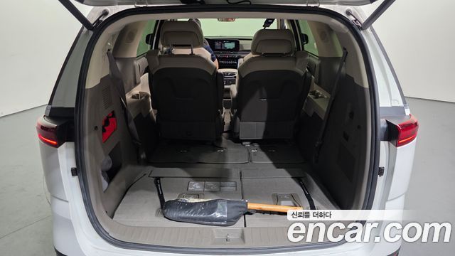 Kia Canival 2021 — photo 27