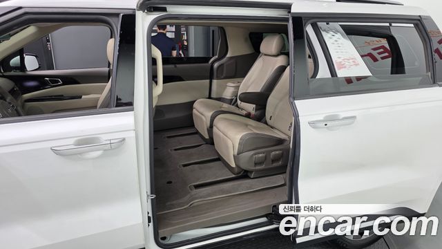 Kia Canival 2021 — photo 29
