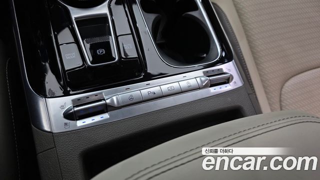 Kia Canival 2021 — photo 31