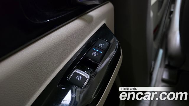 Kia Canival 2021 — photo 35