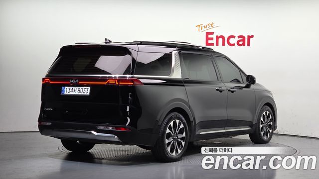 Kia Canival 2023 — photo 2