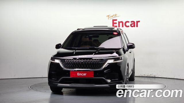 Kia Canival 2023 — photo 3