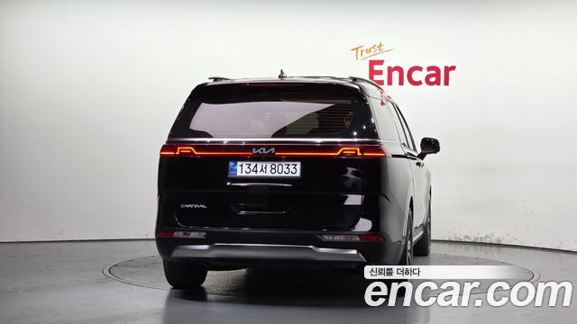 Kia Canival 2023 — photo 4
