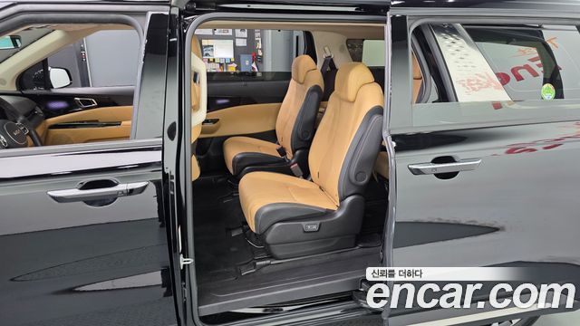 Kia Canival 2023 — photo 17