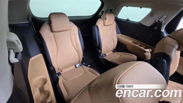 Kia Canival 2023 — photo 18