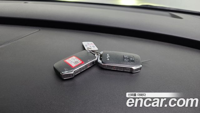 Kia Canival 2023 — photo 24