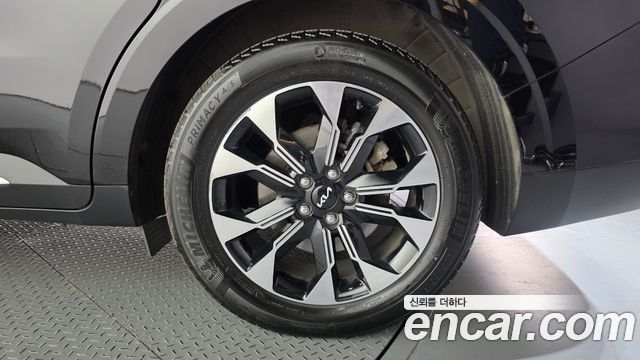 Kia Canival 2023 — photo 7