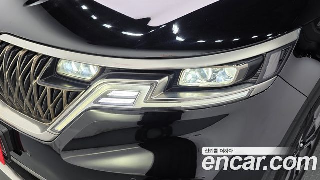 Kia Canival 2023 — photo 8