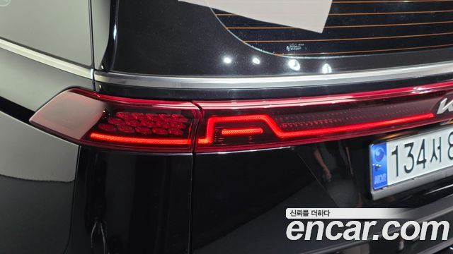 Kia Canival 2023 — photo 9