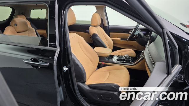 Kia Canival 2023 — photo 16