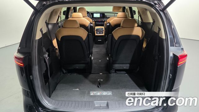Kia Canival 2023 — photo 28