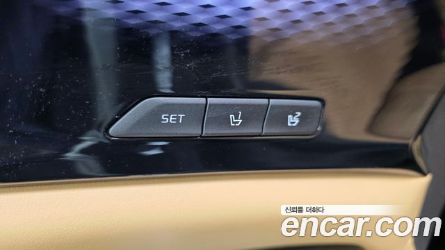 Kia Canival 2023 — photo 32