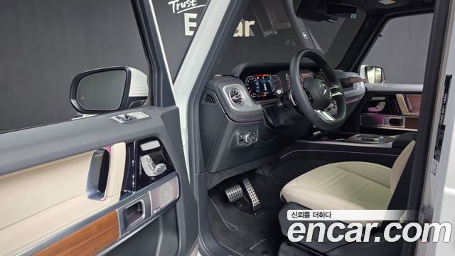 Mercedes-Benz G-Class 2025 — photo 10