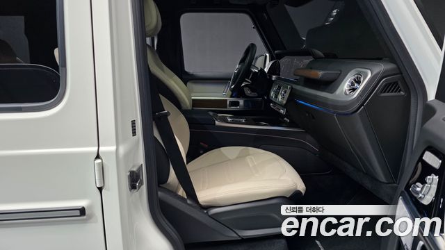 Mercedes-Benz G-Class 2025 — photo 11