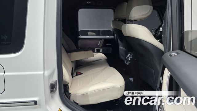 Mercedes-Benz G-Class 2025 — photo 12