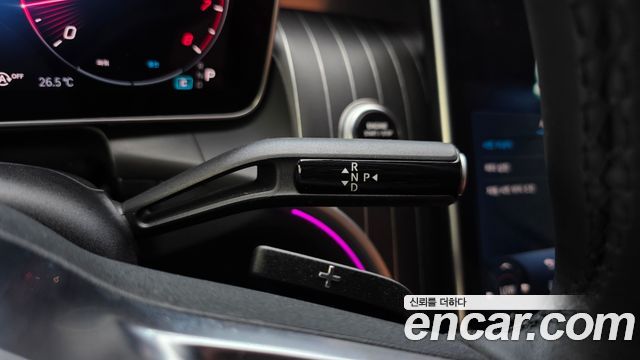 Mercedes-Benz GLC-Class 2025 — photo 9
