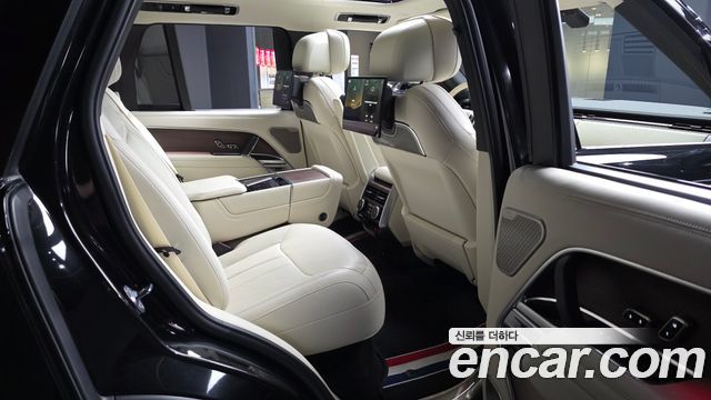 Land Rover Range Rover 2023 — photo 18