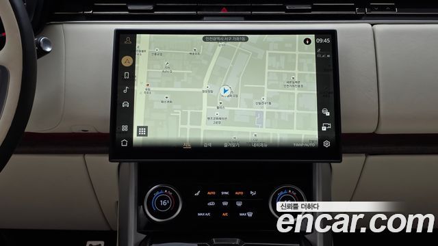 Land Rover Range Rover 2023 — photo 21
