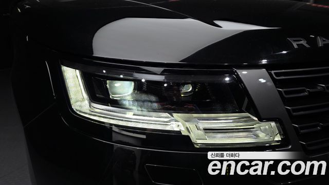 Land Rover Range Rover 2023 — photo 8