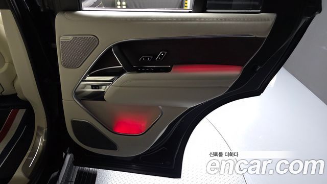 Land Rover Range Rover 2023 — photo 15