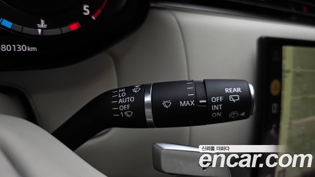 Land Rover Range Rover 2023 — photo 32