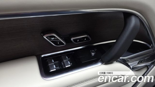 Land Rover Range Rover 2023 — photo 33