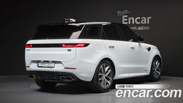 Land Rover Range Rover Sport 2023 — photo 2