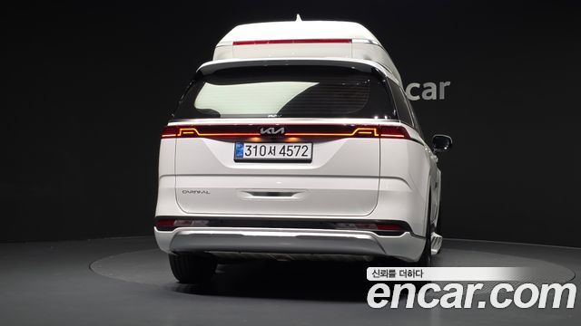 Kia Canival 2023 — photo 4
