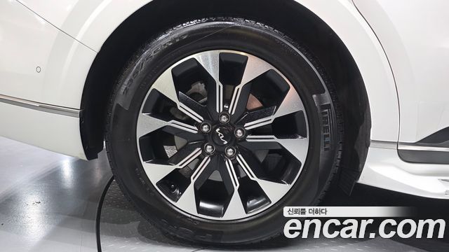 Kia Canival 2023 — photo 5