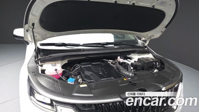 Kia Canival 2023 — photo 6