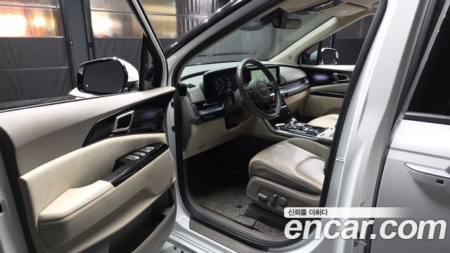 Kia Canival 2023 — photo 10