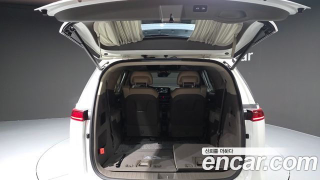 Kia Canival 2023 — photo 20