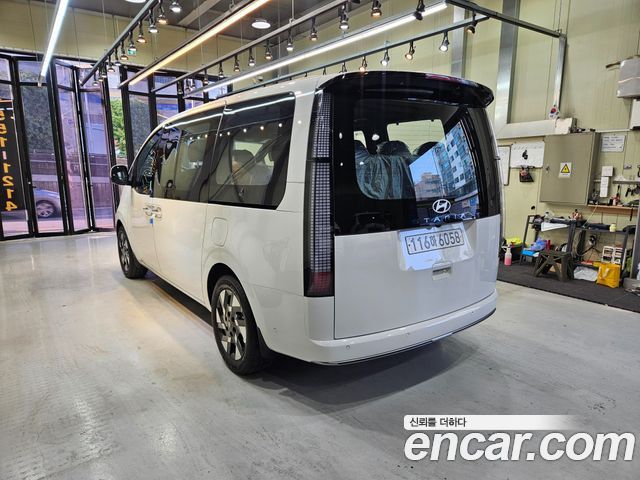 Hyundai Staria 2026 — photo 2