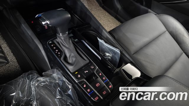 Kia K7 2019 — photo 12