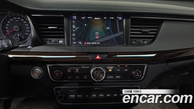 Kia K7 2019 — photo 18