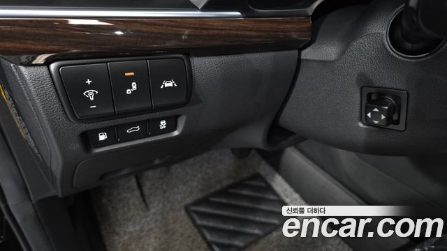 Kia K7 2019 — photo 25