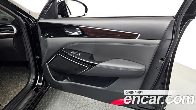 Kia K7 2019 — photo 14