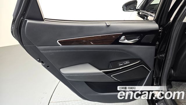 Kia K7 2019 — photo 15