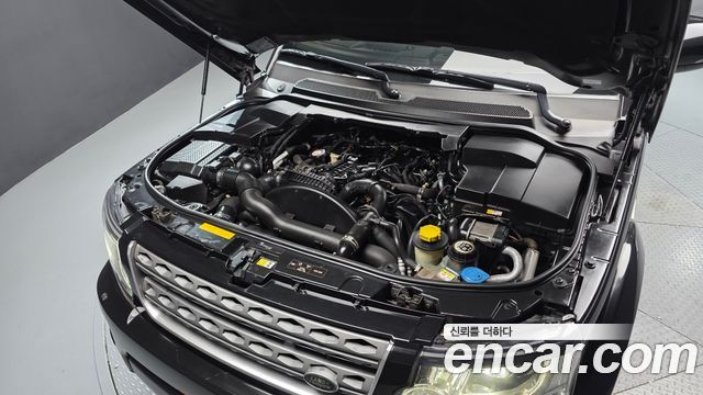 Land Rover Discovery 2016 — photo 6