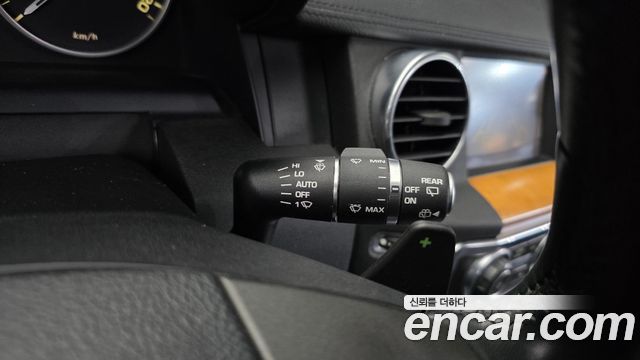Land Rover Discovery 2016 — photo 17