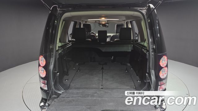 Land Rover Discovery 2016 — photo 20