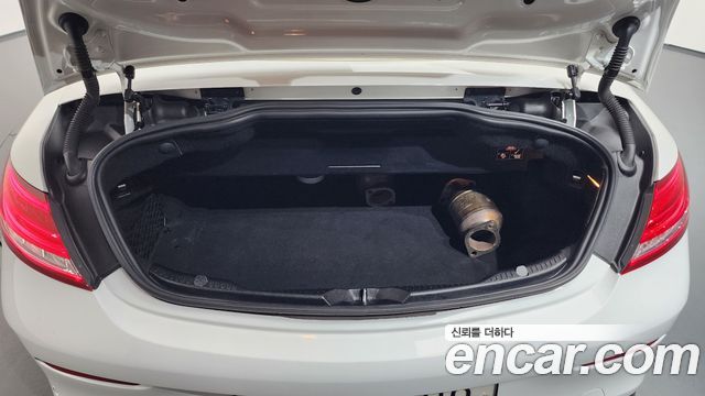 Mercedes-Benz C-Class 2017 — photo 18