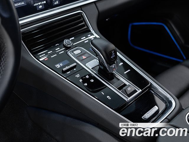 Porsche Panamera 2019 — photo 9