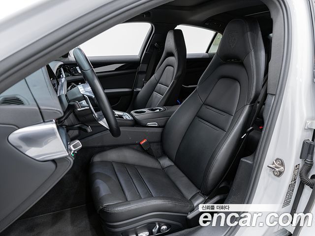 Porsche Panamera 2019 — photo 10